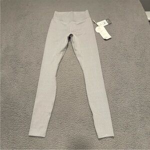 NEW!! Vuori Textured Chilled Out Legging  Houndstooth Size M.